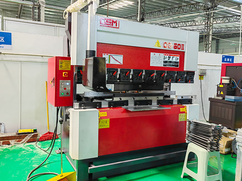 CNC Bending Machine