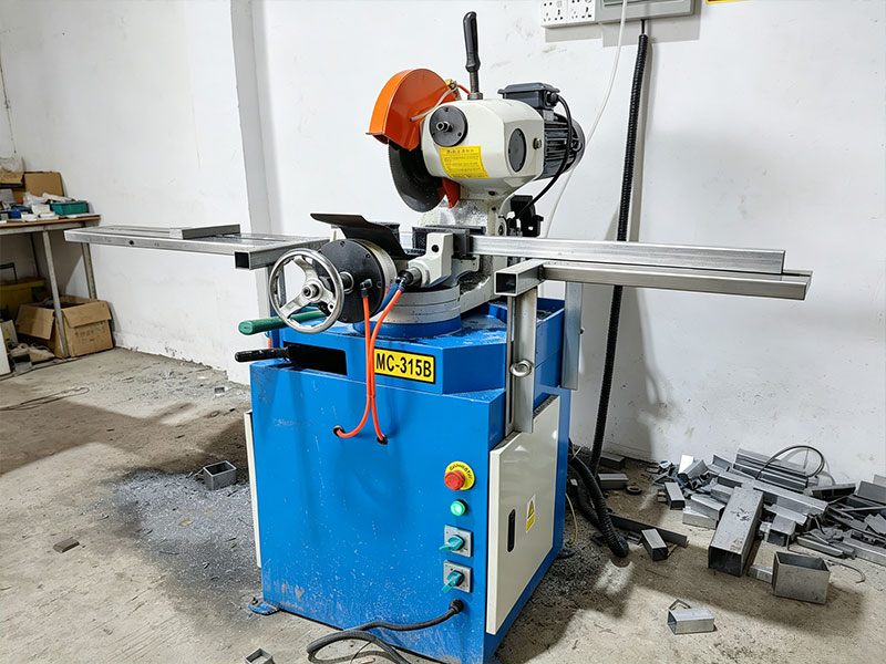 Pipe Cutting Machine